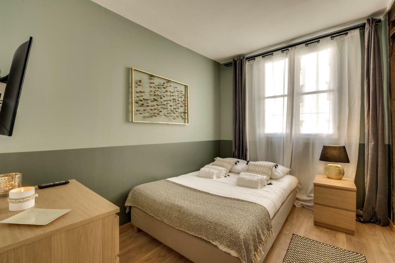 Beautiful Triplex In The Center Of Paris Apartment Exterior foto
